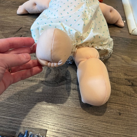 Vintage Cabbagepatch Kids Theresa Doll from 1982 - Picture 13 of 15